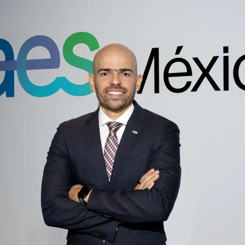 Adalberto García CEO AES México